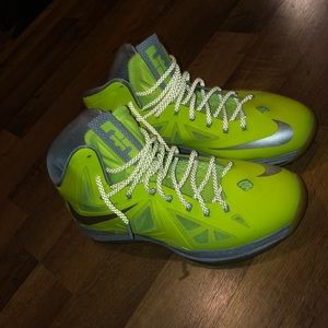 Nike Lebron x 10’s “volt dunkman”